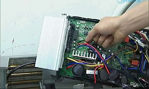 上街美的空调电话是多少